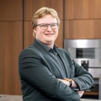 Alexander Grütt Email