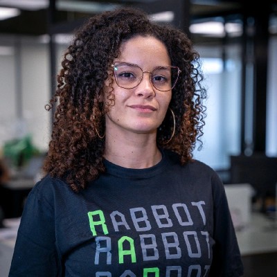 Joice de Oliveira Silva Email