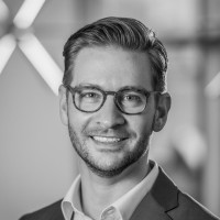 Email e telefono di Leo Kelly