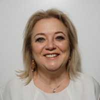 Elena Graviani Email