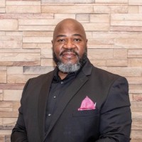 INNOVÉ Beauty & Wellness Employee Darnell Wise's profile photo