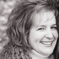 Kelly Holubeck-Gotts Email & Phone Number