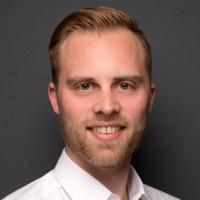 Lukas Versemann Email