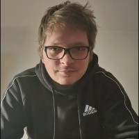 Kamil Gluza Email