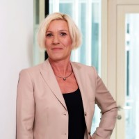 Christine Kamps Email & Phone Number