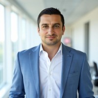 JLL Employee Tracy Gray's profile photo