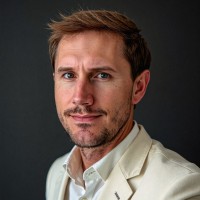 Christo Bezuidenhout Email