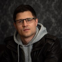 Artur Puzio Email
