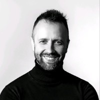 Piotr Leszczyński Email