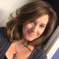 Avenida Partners, LLC Employee Suzanne Pugh's profile photo