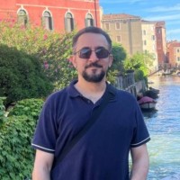 Amir Akhavan Email