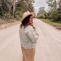 Coffee 'n Clothes Employee Gabrielle Tierney's profile photo