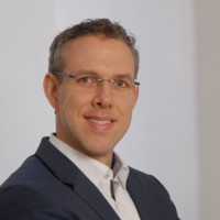 Rüdiger Benz Email