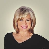 Julie Carr
