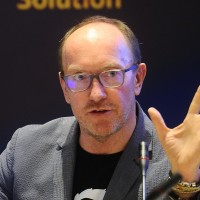 Jon Earnshaw Email & Phone Number