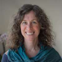 Gitte Holm Email