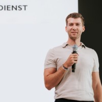 Jan Brüning Email