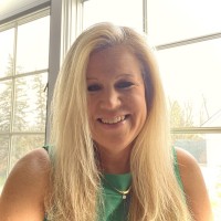 Wear 'n Share Employee Kerri Howell's profile photo