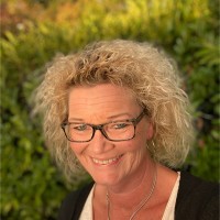 Manuela Lenz Email & Phone Number