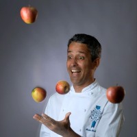 Roxy Dinner Show Employee Duda Ribeiro's profile photo