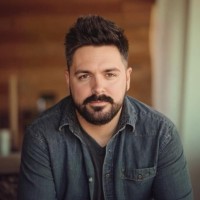 Robbie McLaughlin Email