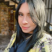 Aline Queiroz Email