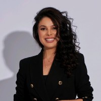 Flamboyant Shopping Employee Tania Nascimento's profile photo