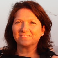 Lisa Pertl Email