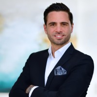 E-mail e número de telefone de Burak Yilmaz