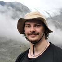 Oskar Blom Email
