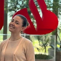 Santander Universidades - Brasil Employee Helena Souza Carneiro's profile photo