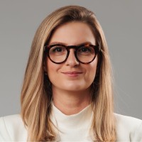 Júlia Hoff Pacheco Email & Phone Number