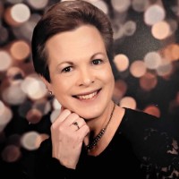 Central Sales Inc. Employee Linda Youngs's profile photo
