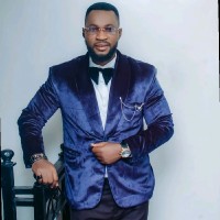 Dash Language School Employee Joseph Akinrolabu's profile photo