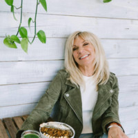 TravelEdge Employee Sue Hollis's profile photo