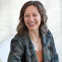 Schmitt Music Employee Mindy Peterson's profile photo