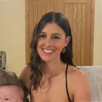 Simone Jung Email