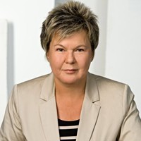 Helga Hartl Email