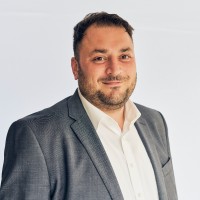 Ufuk Özdil Email