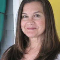 Around the Block Writers Collaborative Employee Tracy Robert's profile photo