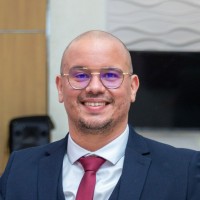 Oussama Khadhraoui Email