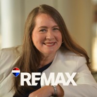 RE/MAX Lakeshore Employee Alicia Kramer's profile photo