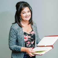 Tammie Lowes