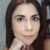 Bárbara Farias Email