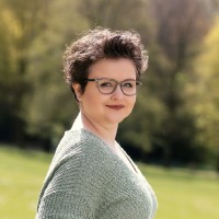 Julia Naumann Email
