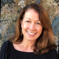 7cEscrow Employee Barbara Furlong's profile photo