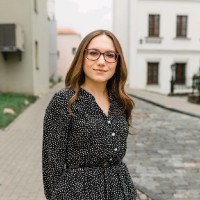 Veronica Ascheulova Email
