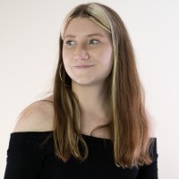 NewScreen. Employee Lisa Casey's profile photo