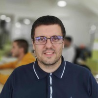 SET plus plus Employee Milos Sreckovic's profile photo