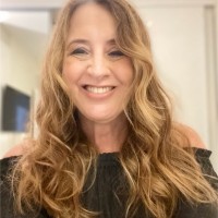 Pnfarma Employee Josiane Cozaro's profile photo